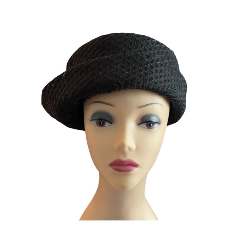 Vintage 1960s Black Pillbox Hat​​​